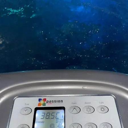 Mit Jacuzzi Sofort An Der Hollandische Grenze Zu Enschede! شقة